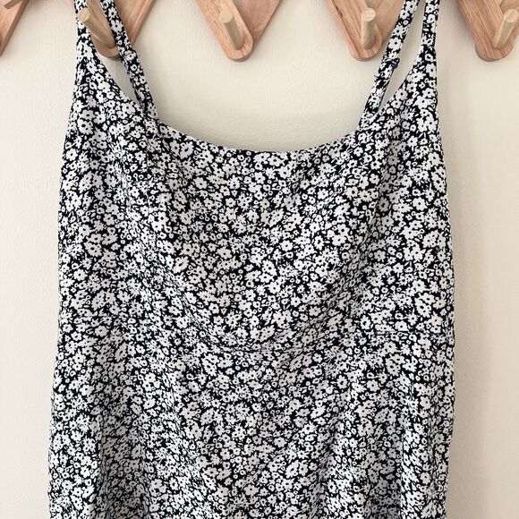 Old Navy Blue And White Smocked Back Spaghetti Strap Floral Sun Dress NWT- Large - Picture 2 of 4